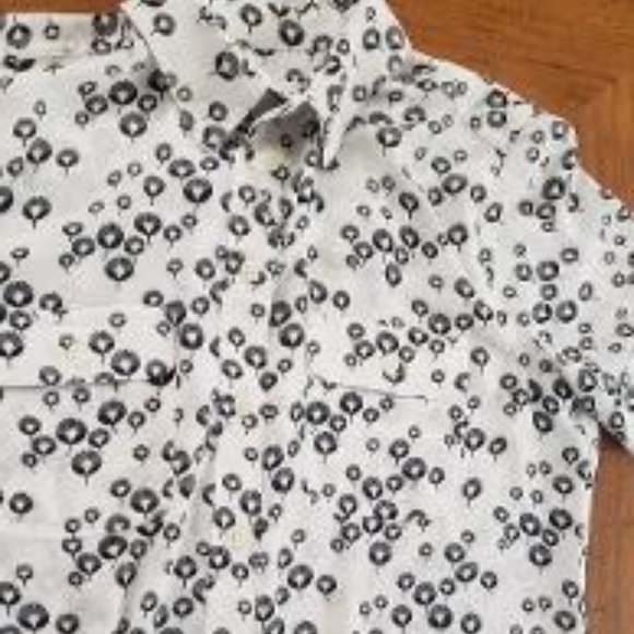 LOFT Black and White Flower Print Shirt - Picture 5 of 9